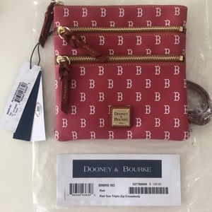 👜 Dooney & Bourke Crossbody Bag